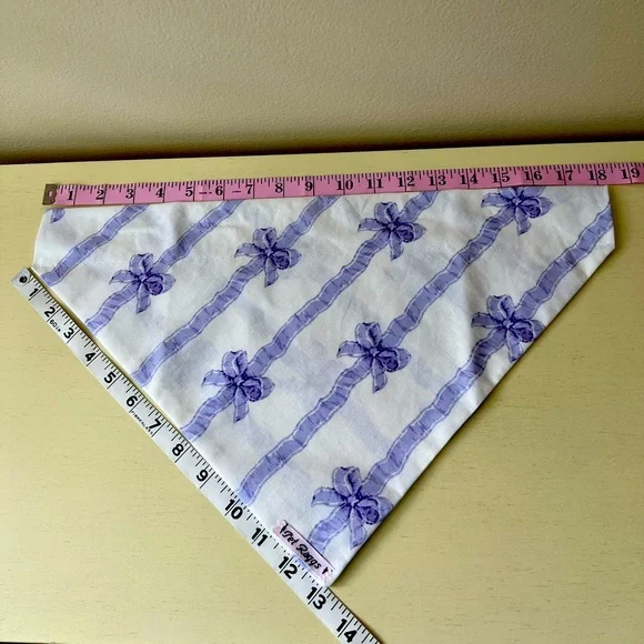 Designer self-lined bandana set. 2” casing to slide collar through. - Picture 4 of 4